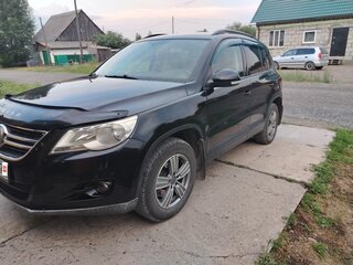 2010 Volkswagen Tiguan I, чёрный, 995000 рублей, вид 1