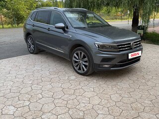 2020 Volkswagen Tiguan Allspace II, серый, 3700000 рублей, вид 2