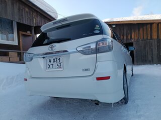 2012 Toyota Wish II Рестайлинг, белый, 1550000 рублей, вид 5