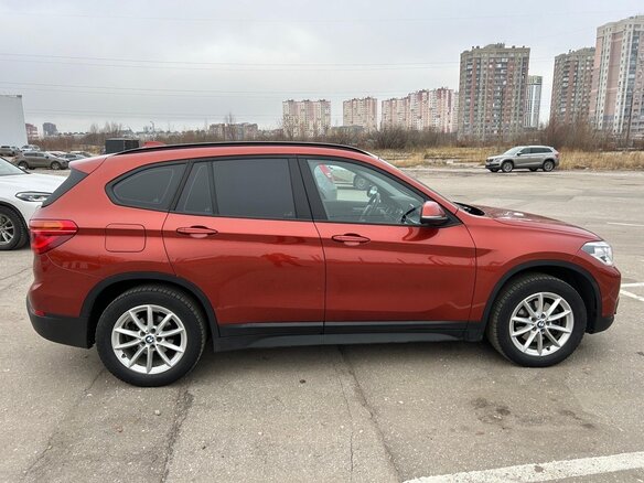 2018 BMW X1 18d xDrive II (F48), оранжевый, 2199000 рублей - вид 4