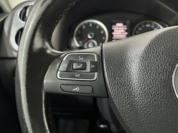 2011 Volkswagen Tiguan I Рестайлинг, серебристый, 1230000 рублей - вид 19