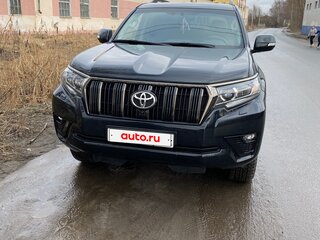 2020 Toyota Land Cruiser Prado 150 Series Рестайлинг 3, чёрный, 8500000 рублей, вид 2