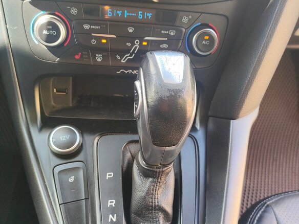 2015 Ford Focus III Рестайлинг, белый, 580000 рублей - вид 27