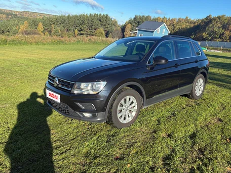 2018 Volkswagen Tiguan II, чёрный, 2185000 рублей, вид 1