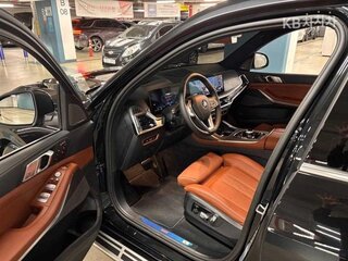 2026 BMW X7 40d I (G07) Рестайлинг, чёрный, 14400000 рублей, вид 4