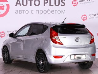 2012 Hyundai Solaris I, серебристый, 799000 рублей, вид 2