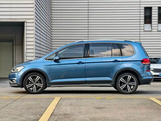 2023 Volkswagen Touran Cross L II, белый, 1500888 рублей, вид 4