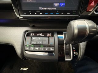 2016 Honda Stepwgn Spada V, белый, 1850000 рублей, вид 2