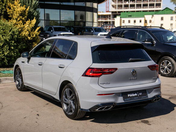 2021 Volkswagen Golf VIII, серый - вид 4
