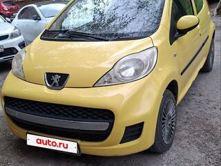 2011 Peugeot 107 I Рестайлинг, жёлтый, 640000 рублей, вид 1