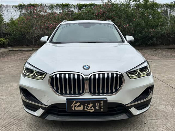 2021 BMW X1 20Li sDrive II (F48) Рестайлинг, белый - вид 1