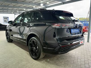 2026 Volkswagen Tiguan L Pro III (China Market), чёрный, 5050000 рублей, вид 3
