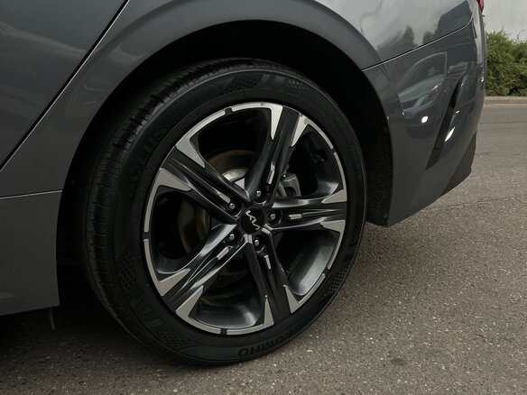 2023 Kia K5 III, серый, 2900000 рублей - вид 6