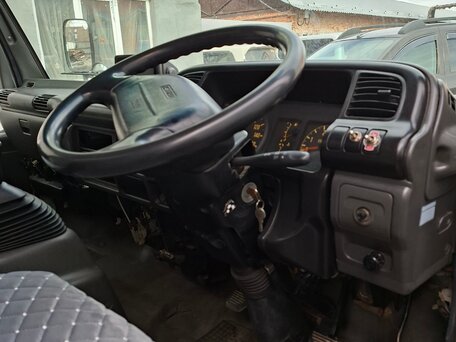 1999 Isuzu Elf (N-series), белый, 980000 рублей, вид 4