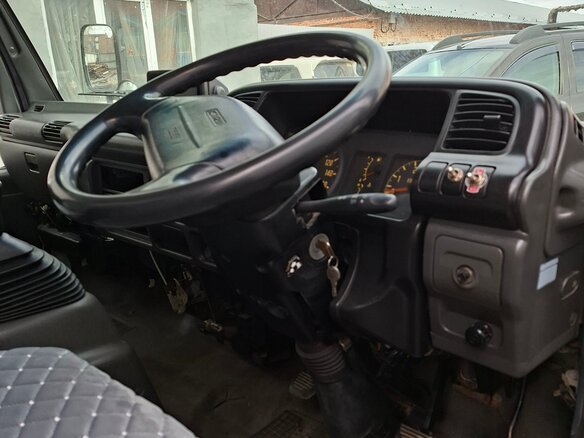 1999 Isuzu Elf (N-series), белый, 980000 рублей - вид 3