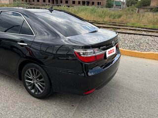 2013 Toyota Camry VII (XV50), чёрный, 1860000 рублей, вид 3