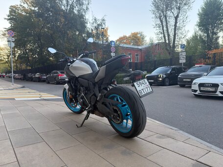 2026 Yamaha MT-07 (FZ-07), серый, 1250000 рублей, вид 2