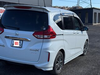 2022 Honda Freed II Рестайлинг, белый, 1850000 рублей, вид 2