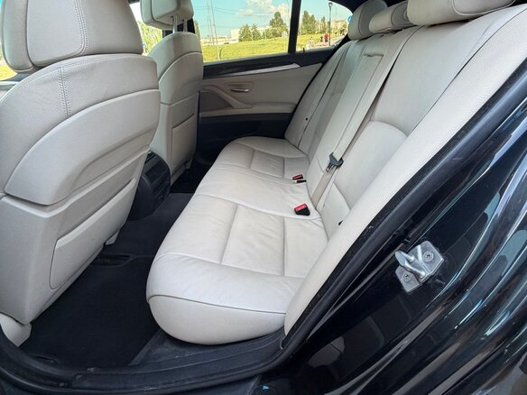 2011 BMW 5 серии 530d xDrive VI (F10/F11/F07), чёрный, 1650000 рублей - вид 16