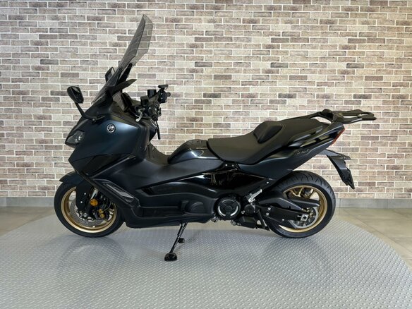 2023 Yamaha TMAX, зелёный, 1230000 рублей - вид 2