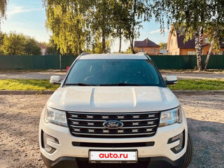 2017 Ford Explorer V Рестайлинг, белый, 3150000 рублей, вид 2