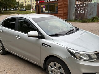 2017 Kia Rio III Рестайлинг, серебристый, 999000 рублей, вид 2