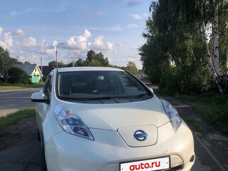 2011 Nissan Leaf I (ZE0/AZE0), белый, 800000 рублей, вид 1