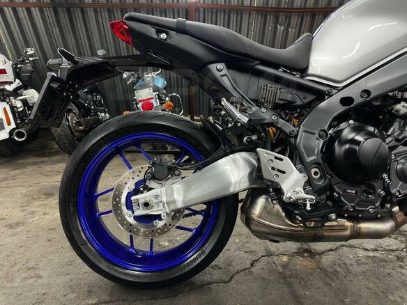 2023 Yamaha MT-09 (FZ-09), серебристый, 1150000 рублей - вид 17