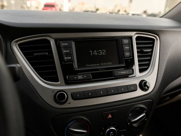 2021 Hyundai Solaris II Рестайлинг, белый, 1437000 рублей - вид 8