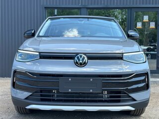 2026 Volkswagen Tharu XR 300 TSI, серый, 2860000 рублей, вид 2