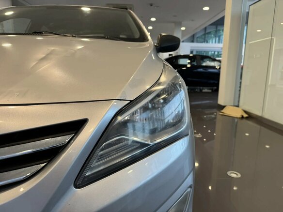 2014 Hyundai Solaris I Рестайлинг, серебристый - вид 21