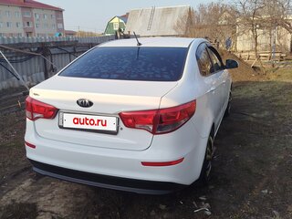 2016 Kia Rio III Рестайлинг, белый, 850000 рублей, вид 2