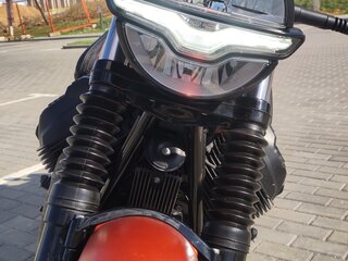 2021 Moto Guzzi V 7 III, оранжевый, 690000 рублей, вид 4