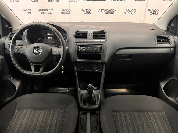 2017 Volkswagen Polo V Рестайлинг, чёрный, 858000 рублей - вид 12