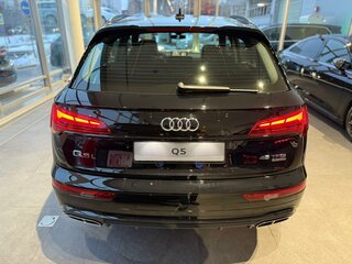 2025 Audi Q5 L 45 TFSI II (FY) Рестайлинг, чёрный, 6300000 рублей, вид 5