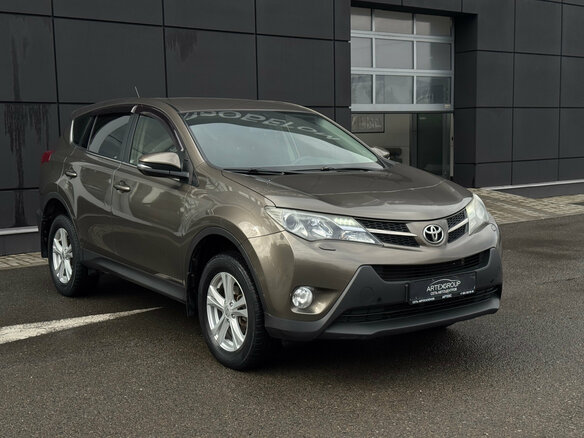 2013 Toyota RAV4 IV (XA40), коричневый, 1682000 рублей - вид 2