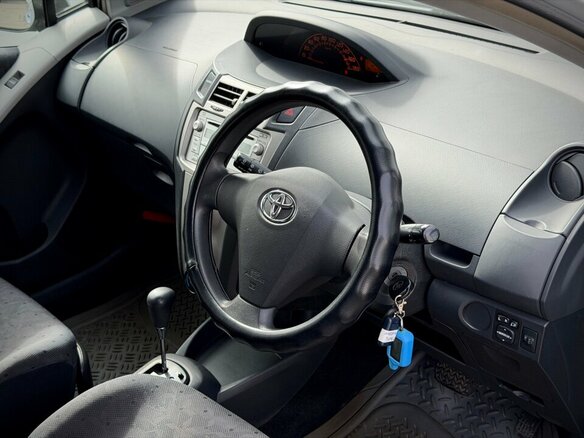 2009 Toyota Vitz II (XP90), серый - вид 16