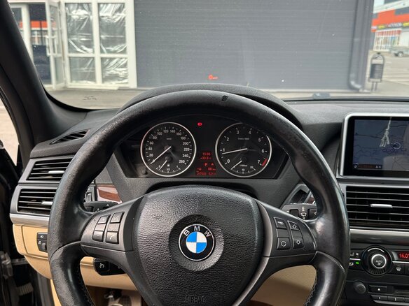 2010 BMW X5 50i II (E70) Рестайлинг, чёрный, 1400000 рублей - вид 8