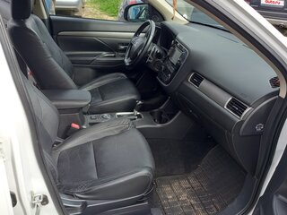 2013 Mitsubishi Outlander III, белый, 1350000 рублей, вид 4