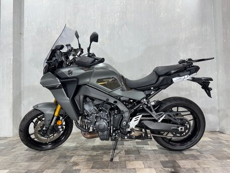 2022 Yamaha MT-09 Tracer (FJ-09), серый, 1310000 рублей, вид 2