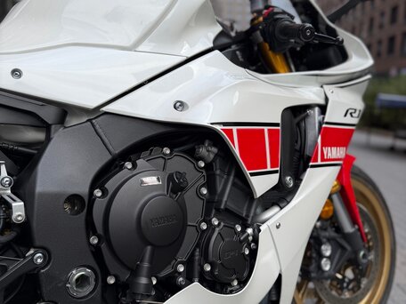 2022 Yamaha YZF-R1, белый, 2400000 рублей, вид 4
