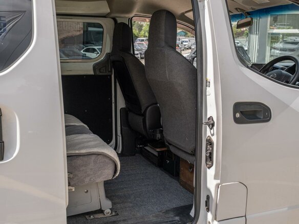 2010 Nissan NV200, белый - вид 10
