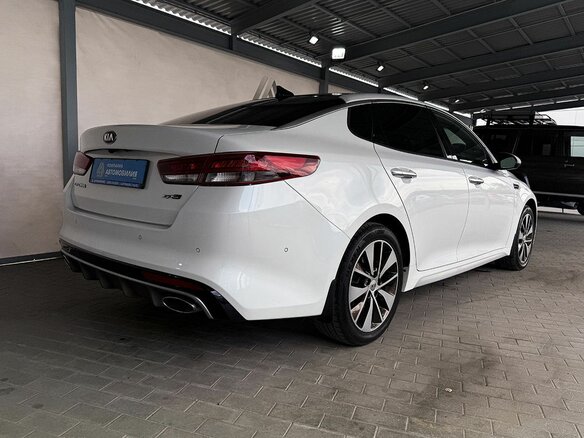 2017 Kia Optima IV, белый - вид 4