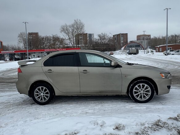 2007 Mitsubishi Lancer X, бежевый, 650000 рублей - вид 3