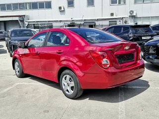 2014 Chevrolet Aveo II, красный, 390000 рублей, вид 4