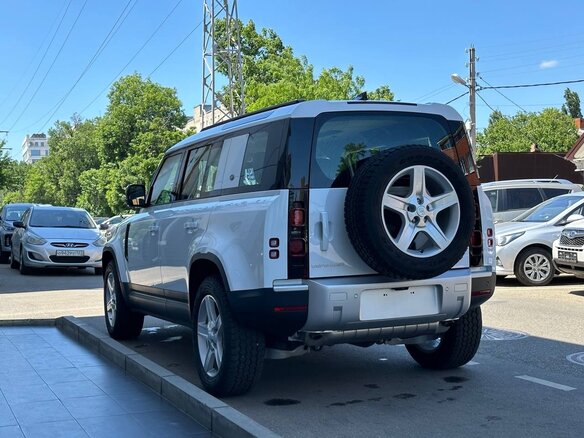 2023 Land Rover Defender 110 II, белый, 12500000 рублей - вид 3