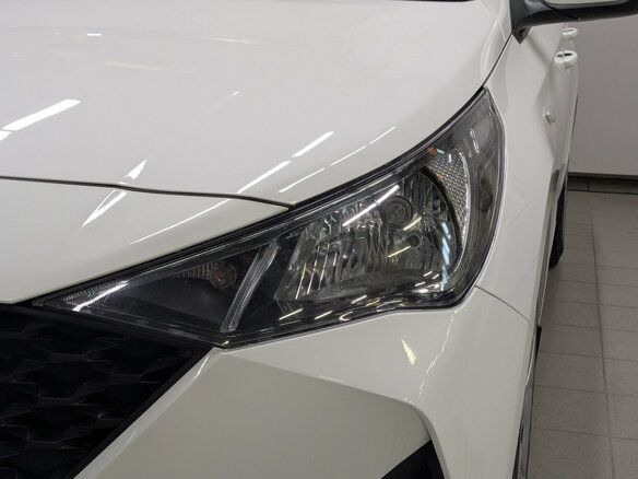 2022 Hyundai Solaris II Рестайлинг, белый, 1460000 рублей - вид 16