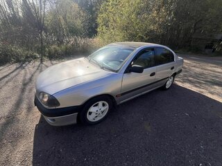 1999 Toyota Avensis I, серебристый, 220000 рублей, вид 1