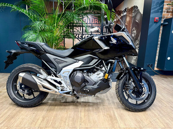 2025 Honda NC 750X, чёрный, 1370000 рублей
