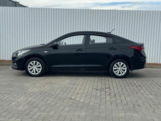 2017 Hyundai Solaris II, чёрный, 1175000 рублей, вид 5